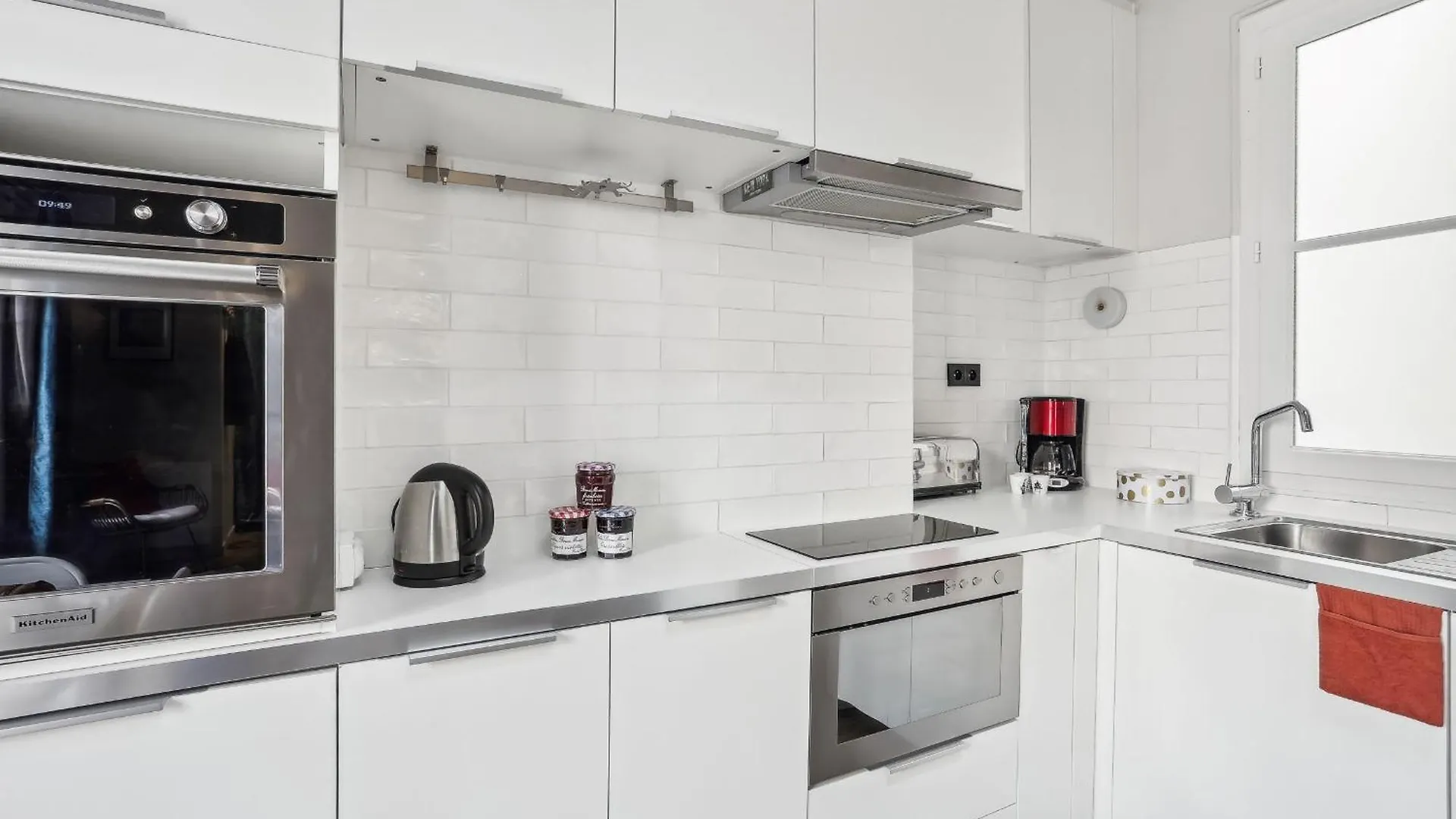 Bnbnova - Eiffel Tower & Champ De Mars - 1Br Paris Apartment