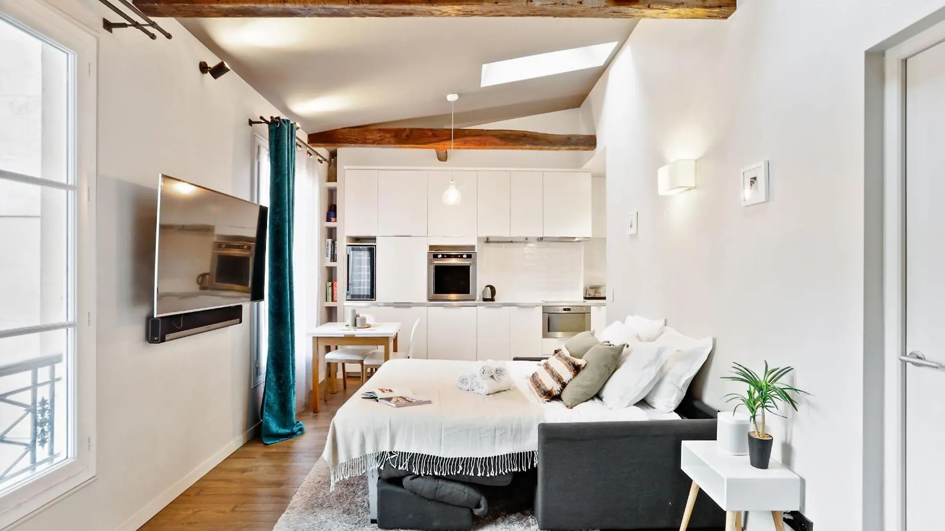 Apartment Bnbnova - Eiffel Tower & Champ De Mars - 1Br Paris France